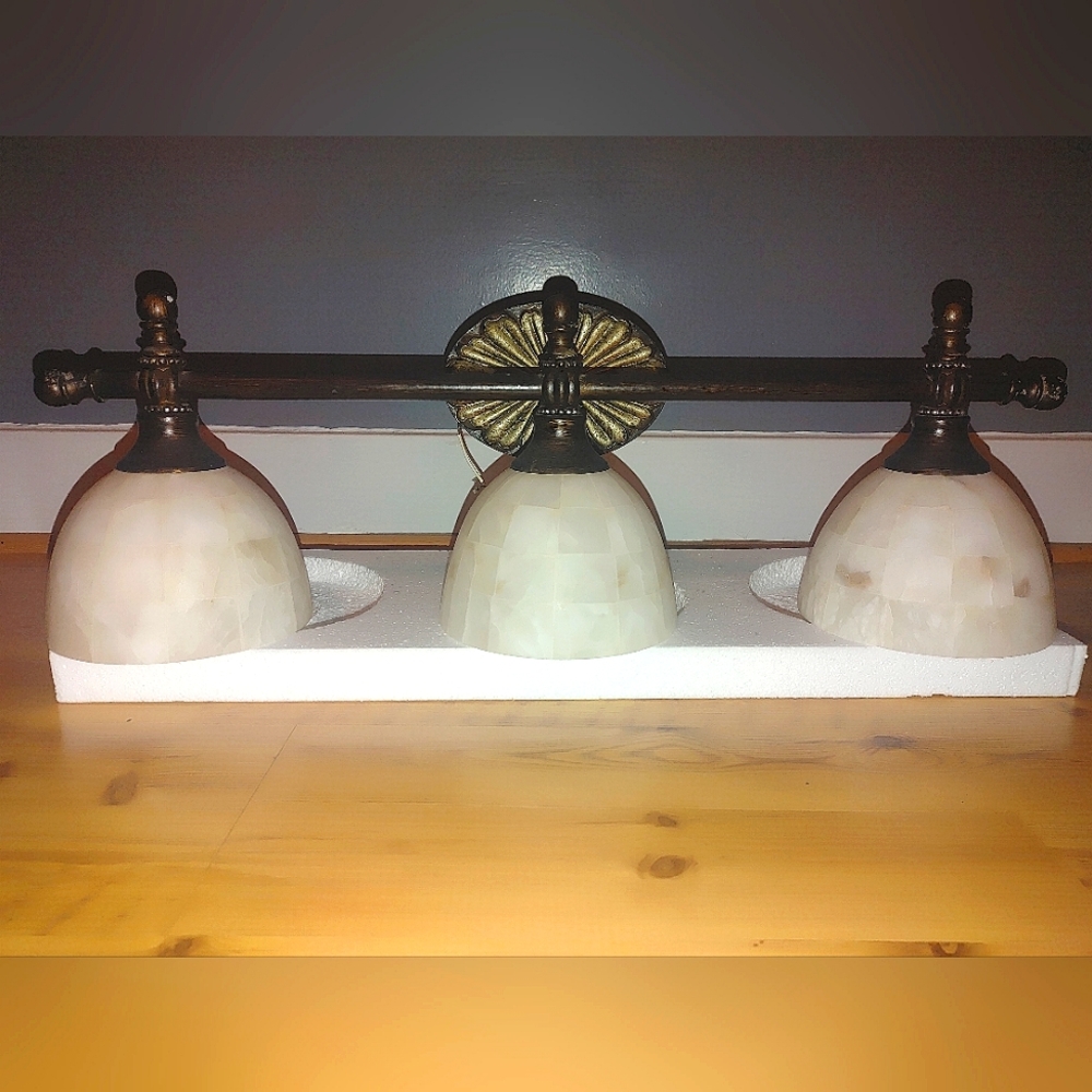 Montage Mural Uniqueness Elegant Vintage Brass & Bronze Bathroom 3 Light